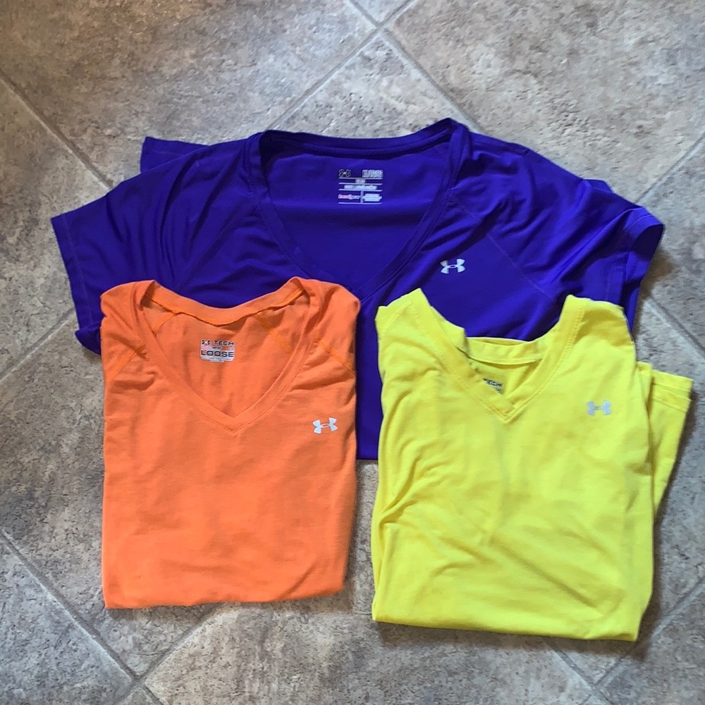 Lot of 3 women’s underarmor v neck t shirts.